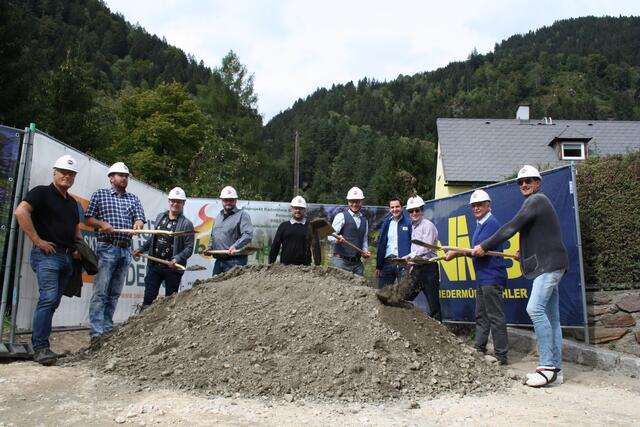 Spatenstich für den Fernwärmenetz-Ausbau in der Gemeinde Radenthein.