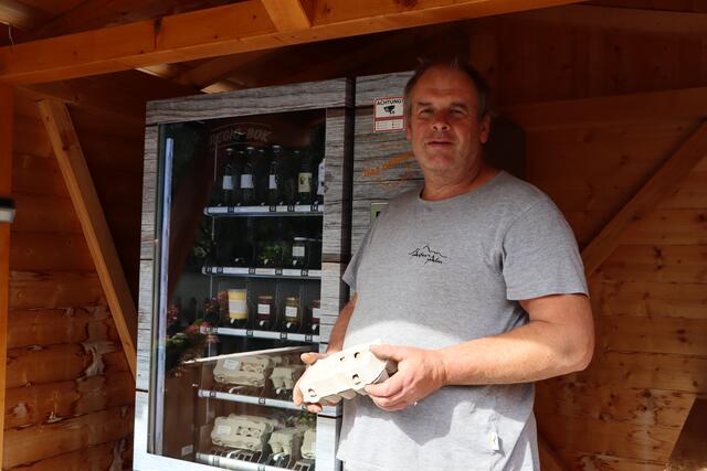 Martin Schmid vor seiner Regio Box.