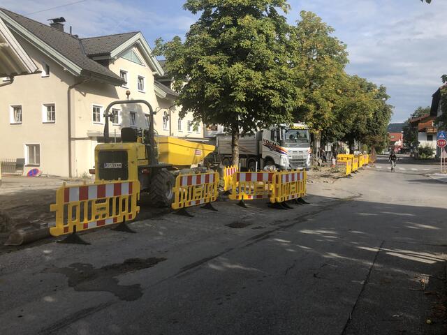 Im Untergmarkt wird bereits kräftig gearbeitet. Verkehrs- und Fußgängerflächen bekommen ein neues Eescheinungsbild. | Foto: Reichel