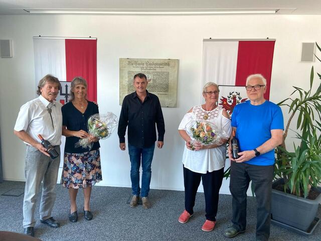 Josef und Traudi Wieser, Bgm. Andreas Schmid, Susanne und Bruno Bonora.