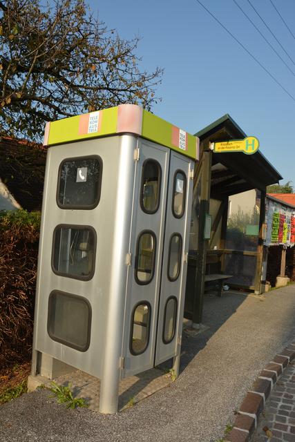 Einmal pro Quartal wird jede Telefonzelle gereinigt.