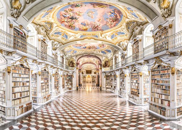 Insgesamt über 200.000 Bände sind in der weltgrößten Klosterbibliothek beherbergt. Ihr könnt mit unserem Steirerticket eine Privatführung genießen.
