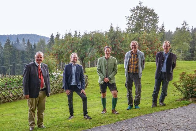 Obmann der Land&Forst Betriebe Steiermark Carl Prinz von Croy, Mathias Neumann von der BOKU Wien, Geschäftsführer Simon Gerhardter, Josef Krogger und Wirtschaftsführer des Souveränen Malteser-Ritter-Orden OFM Clemens Spörk standen den interessierten Teilnehmern Rede und Antwort.