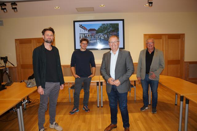 Christoph Kaspar, Stefan Spindler, Bgm. Bernd Osprian und Johann Rauer bei der Präsentation