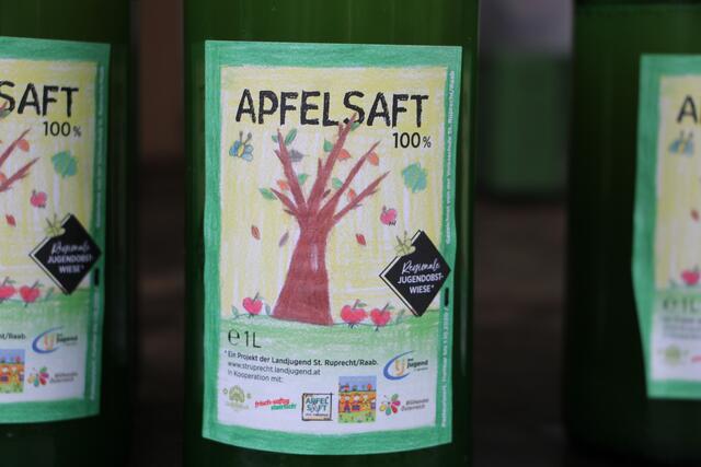 Rund 1.300 Liter Apfelsaft konnten im letzten Jahr abgefüllt werden.