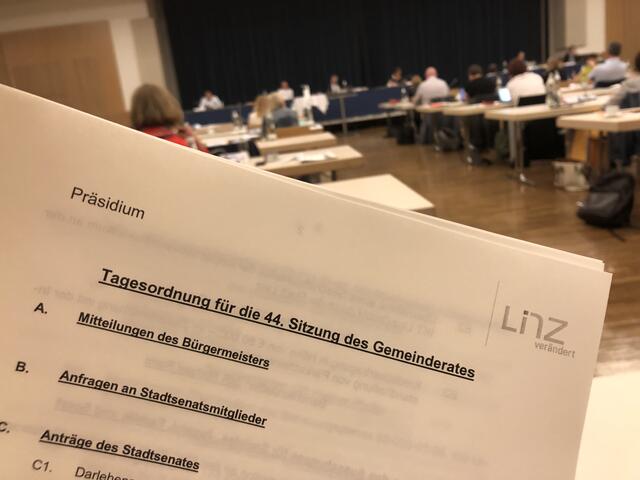 Alleine 30 Fraktionsanträge machten die erste Gemeinderatssitzung nach der Sommerpause zu einer länger dauernden Angelegenheit. | Foto: BRS/Diabl