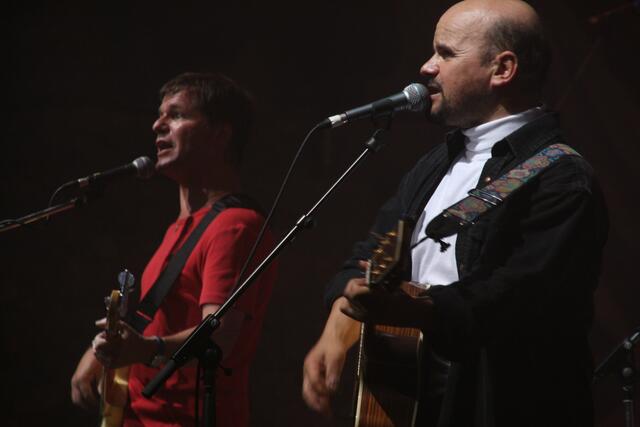 Ein Foto aus dem Bezirksblätter-Archiv: Toni Knittel (vorne) und Peter Kaufmann bei einem Konzert in Elbigenalp.