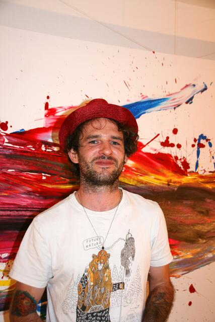 Lukas "Vawahda" Mühlbacher eröffnete Galerie.