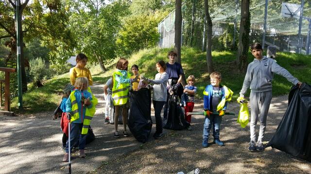 Innerhalb von einer Stunde sammelten die Schüler 14,4 Kilo Müll. | Foto: Jutta Höbartner
