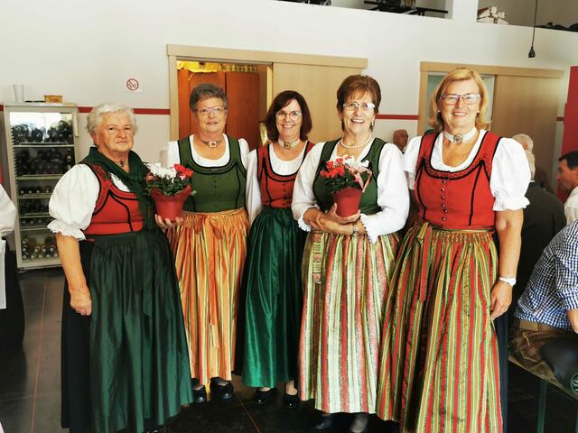 V. li.: Gründungsobfrau Christine Schiefer, Obfrau-Stellvertreterinnen Maria Ferner und Uli Korzynsky, Alt-Obfrau Hilde Hinterberger und Obfrau Elisabeth Moser.