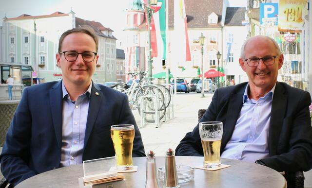 Gregor Eckmayr (links) und Rudolf Höfler von der ÖVP Enns.