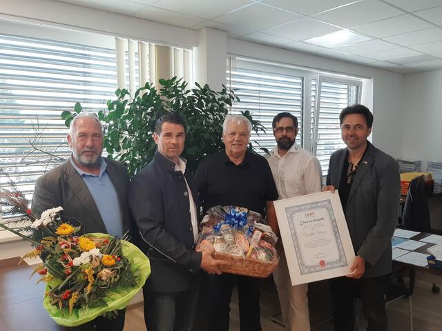 Gemeinderat Robert Schurian, Stadtrat Helmut Kraßnig, Jubilar Walter Moser, Oskar Willegger, Landtagsabgeordneter Bürgermeister Dietmar Rauter (v.l.)