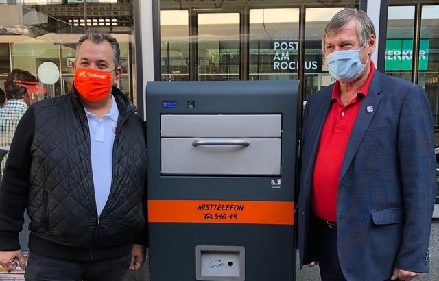 Bezirksvorsteher Erich Hohenberger (SPÖ) war beim Aufstellen von Mr. Fill am Rochusmarkt dabei. | Foto: BV 3