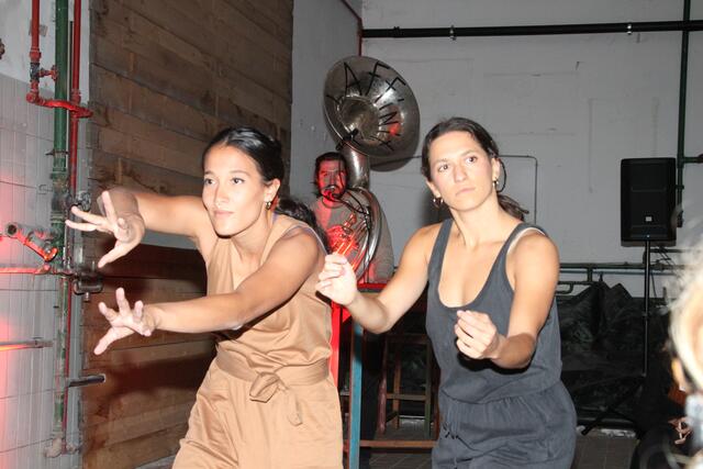 "Dance Crew Potpourri": Farah Deen und Olivia Mitterhuemer.