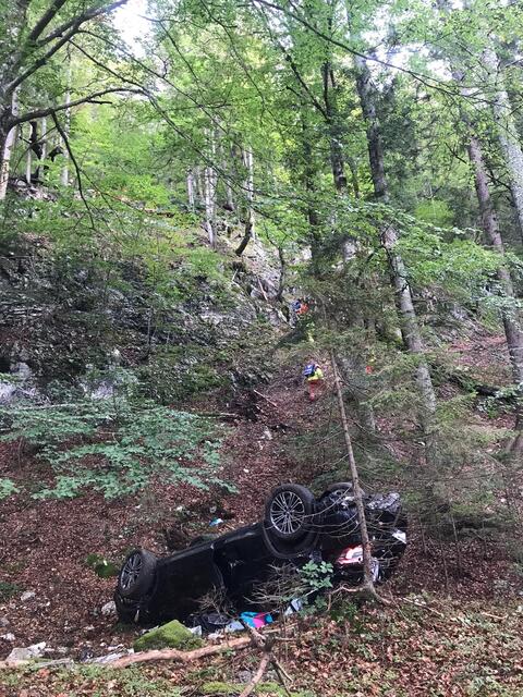 Ein Auto war in einem bewaldeten Gebiet in der Nähe von Hermagor abgestürzt.