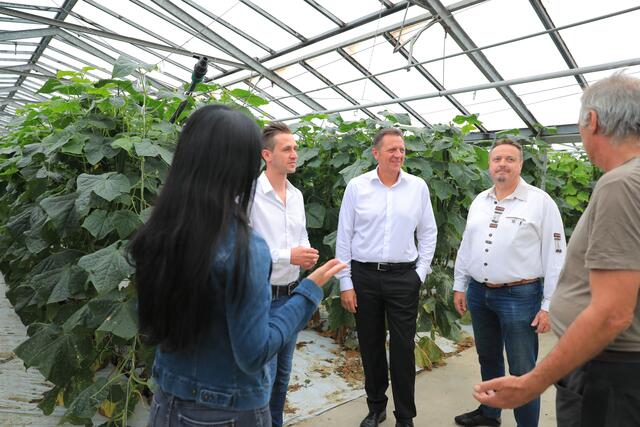 SPÖ Bauern Wien Vorsitzender Christian Schmidt, Bezirksvorsteher-Stv. Thomas Steinhart &amp; Gemeinderat Ernst Holzmann unterwegs in Simmering