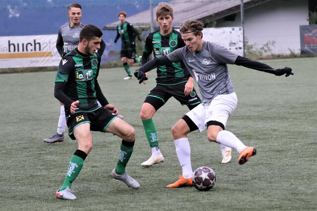In einem spannenden Match schlägt der SV Sistrans zuhause FC Wacker Innsbruck 1c mit 4:3.