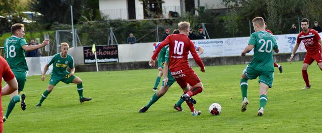 Kein Durchkommen: Bad Schwanbergs Defensive machte einen guten Job. | Foto: Michl