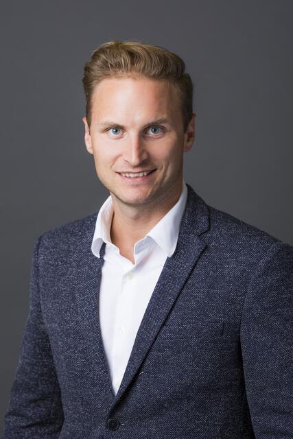 Janos Juvan bewirbt sich als Spitzenkandidat der Neos Klagenfurt für die Gemeinderatswahl 2021.