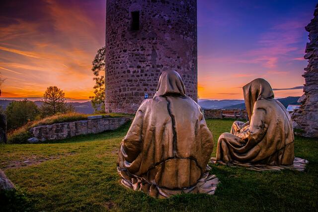 Fotografen wie Leo Dor haben versucht, die Mystik von Burg und Wächter aufs Bild zu bannen.