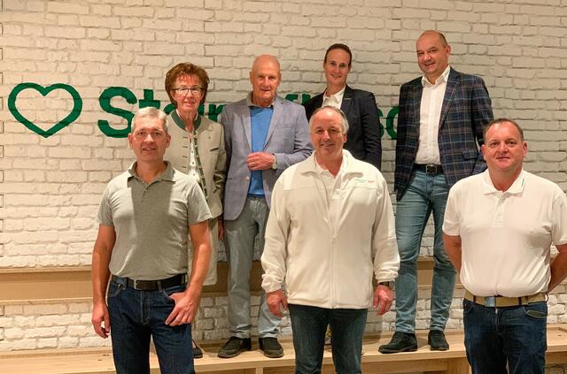 V.l.: Robert Absenger, Christa Scheucher, Alfred Scheucher, Werner Pail, Karoline Scheucher, Alois Strohmeier, Franz Ambros