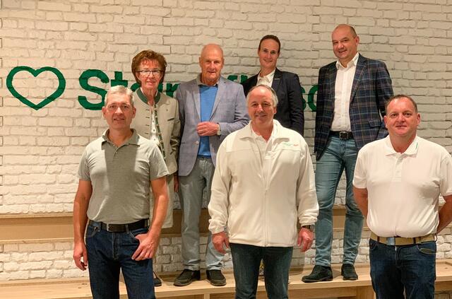 V.l.: Robert Absenger, Christa Scheucher, Alfred Scheucher, Werner Pail, Karoline Scheucher, Alois Strohmeier, Franz Ambros | Foto: Steirerfleisch