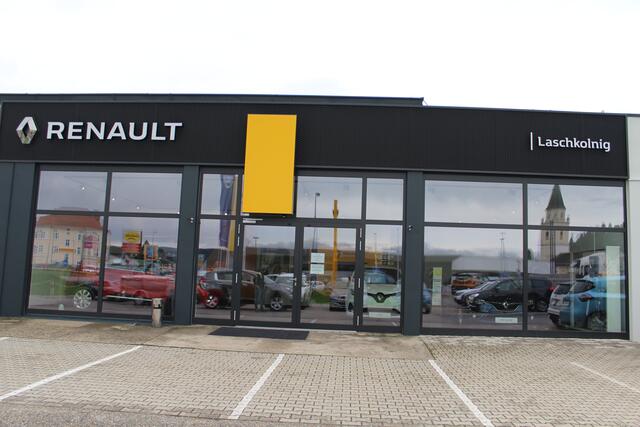 Die Ausenfassade des Autohauses erstrahlt in neuem Glanz.