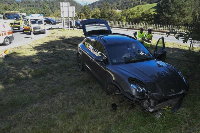 Der Lenker dieses Fahrzeugs verlor das Bewusstsein.