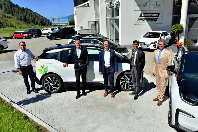 Die Raiffeisenbank Hohe Tauern bestellte neun E-Autos.