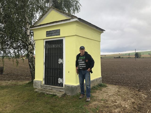 Gerhard Einsiedl versteht die Welt nicht mehr - falsche Beschuldigungen in der Causa Loicht-Kapelle in Eggendorf.