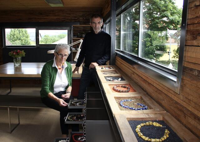 Einzigartig wie ihre Kunst, ihr Atelier in Höflach bei Fehring.