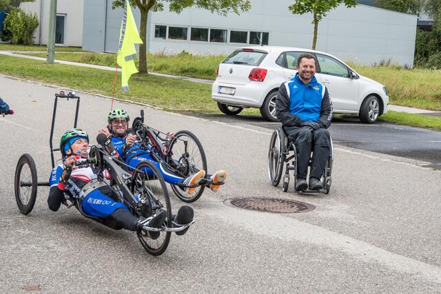 Die Handbiker des RSC Heindl OÖ kurbelten im Linzer Südpark um wertevolle Spenden-Euros.