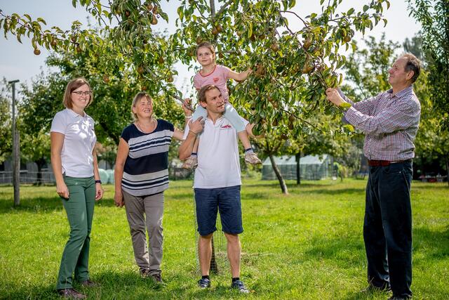 Familie Panhuber aus Zell an der Pram setzt auf Biolandwirtschaft und den Erhalt alter Obstsorten sowie Artenvielfalt. | Foto: Streuobstwerkstatt