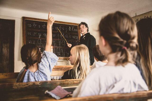 In der Volksschule Arnsdorf unterrichtete Joseph Mohr, der Texter des berühmtesten Weihnachtsliedes. | Foto: Michael Herzog