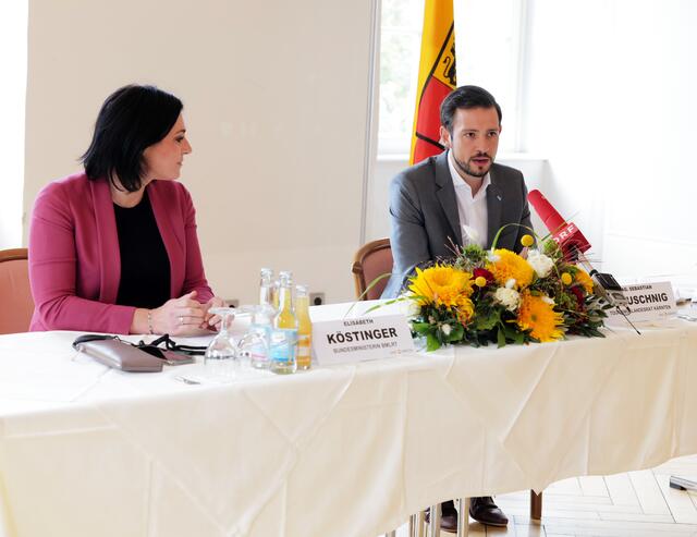Bei der Tourismus-Tagung: Elisabeth Köstinger und Sebastian Schuschnig