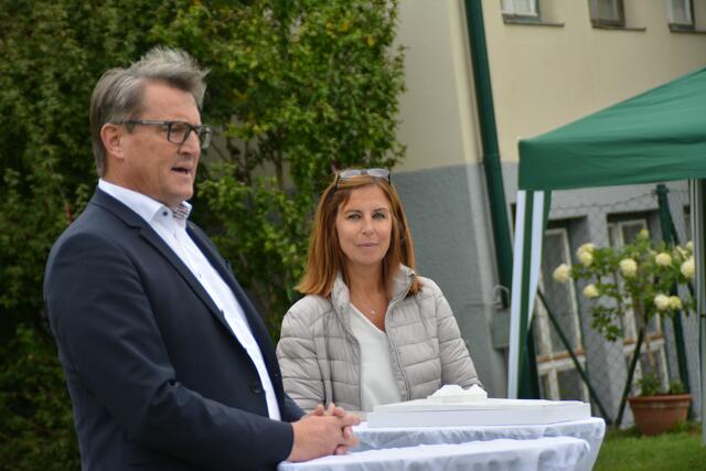 OSG-Chef Alfred Kollar mit Bürgermeisterin Angelika Mildeder