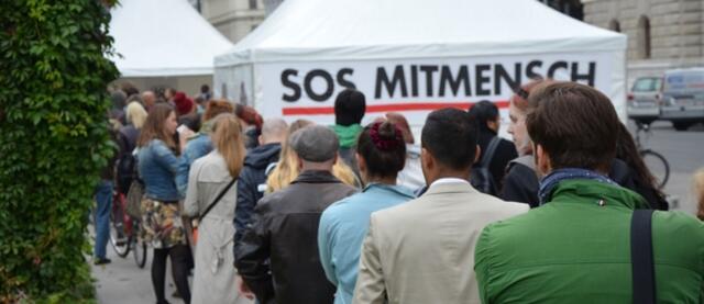 Bereits zum Fünften mal gibt SOS Mitmensch hier lebenden nichtwahlberechtigten Menschen im Rahmen der Pass Egal Wahl die Mögichkeit ein Zeichen gegen ihren Demokratieausschluss zu setzen. Heuer durch Briefwahl ohne Warteschlangen.