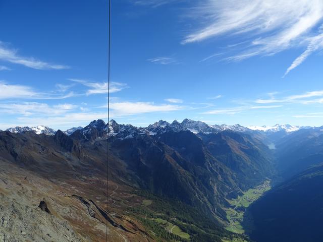 Das Kaunertal könnte zum schönsten Platz Tirols gewählt werden.
Im Bild: Blick vom Prutzer Köpfle (2836 m) ins Kaunertal. | Foto: Andreas Pauli