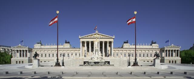 Die Bundesregierung genießt in Zeiten der Krise bei der Bevölkerung Vertrauen. Das Parlament werde aber öfters bei wichtigen Entscheidungen nicht einbezogen, so der Vorwurf der Initiative.