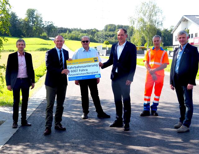 Die Fahrbahn am Holzinger Berg wurde erneuert.