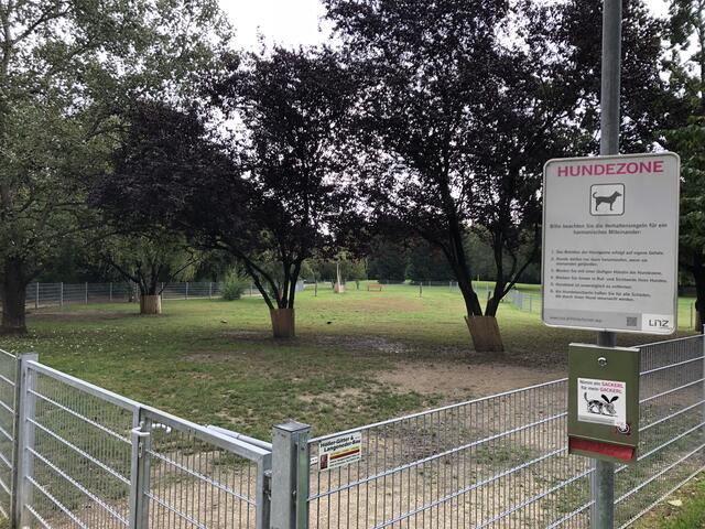 2.000 Quadratmeter Freilauf für Hunde im Panulipark beim Bulgariplatz.