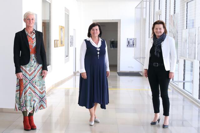 Sigrid Eysn, Landesrätin Birgit Gerstorfer und Vizebürgermeisterin Karin Hörzing (v.l.).