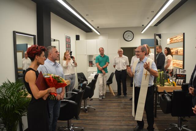 Claudia Künstle hat mit ihrem Team einen Friseursalon in Purgstall an der Erlauf eröffnet.