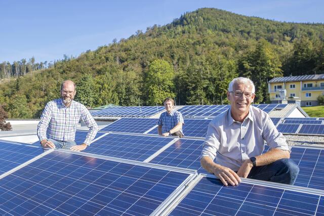 Wieder voll einsatzfähgig: Die Photovoltaikanlage auf den Dächern des Werkschulheimes Felbertal.