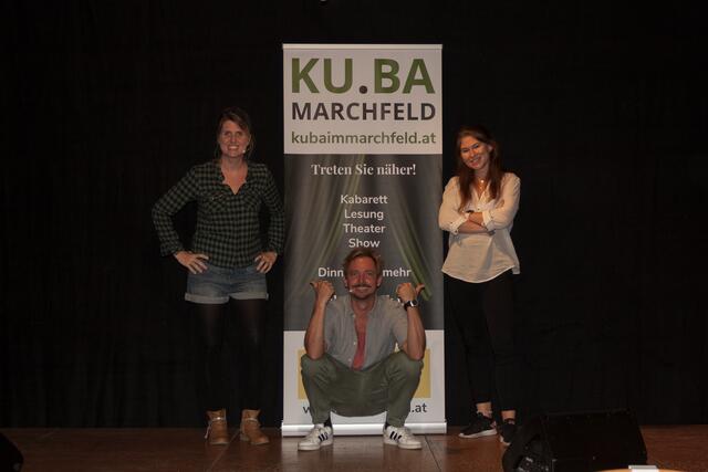 Obfrau Birgit Breinreich mit Kabarettpärchen Resi Herberstein und Flo Kaufmann.
