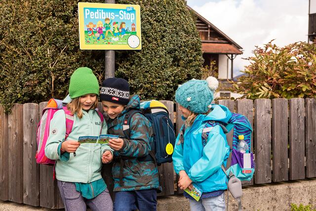 "Zusteigen" am Pedibus-Stop. | Foto: Klimabündnis/Lechner