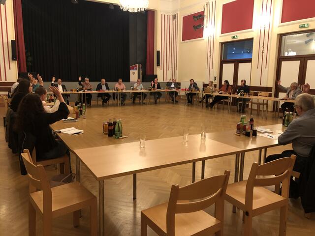 Erhöhung der Hundeabgabe wurde mit den Stimmen der SPÖ, ÖVP und der Grünen getragen. Die FPÖ ist dagegen.