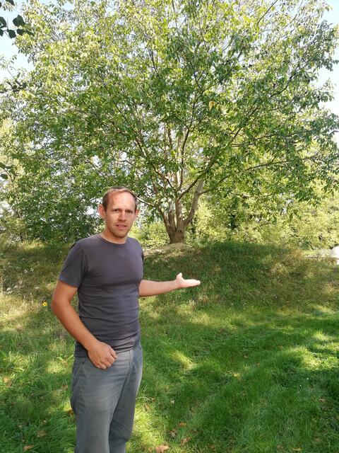 Grüne-Gemeinderat Georg Ecker fordert die Versiegelung zu stoppen.