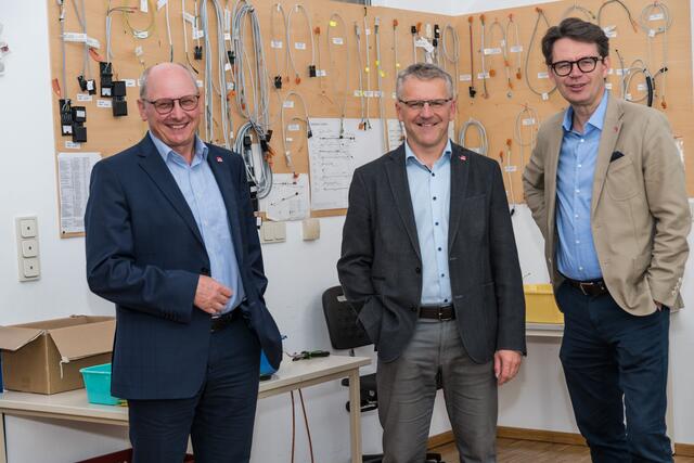 Mit Zuversicht von Stadlbauer die Leitung von ARCUS übergeben an Gahleitner und Schürz (vlnr.)