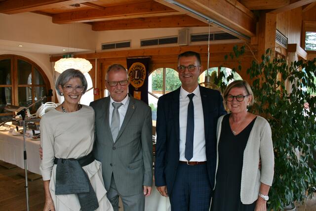 Katharina und Walter Bachlechner mit Hansjörg und Christiane Schimpfössl (v.l.) | Foto: Lionsclub